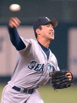 Hasegawa pitches in ninth inning